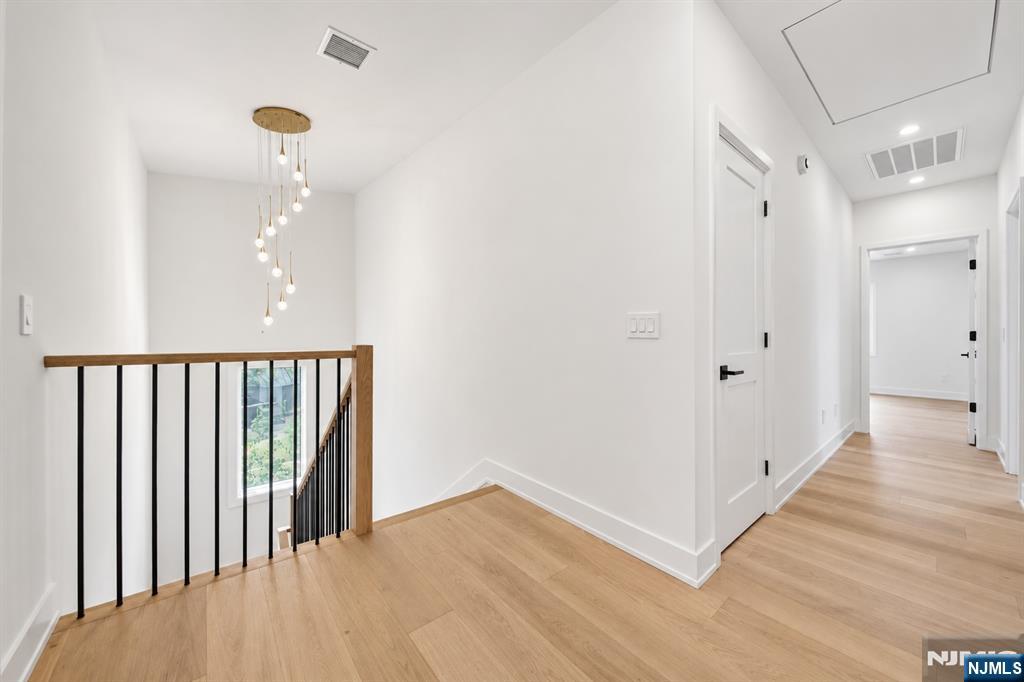 220 Riveredge Road Tenafly, NJ 07670 - Photo 4 of 15 Gallery Image 4