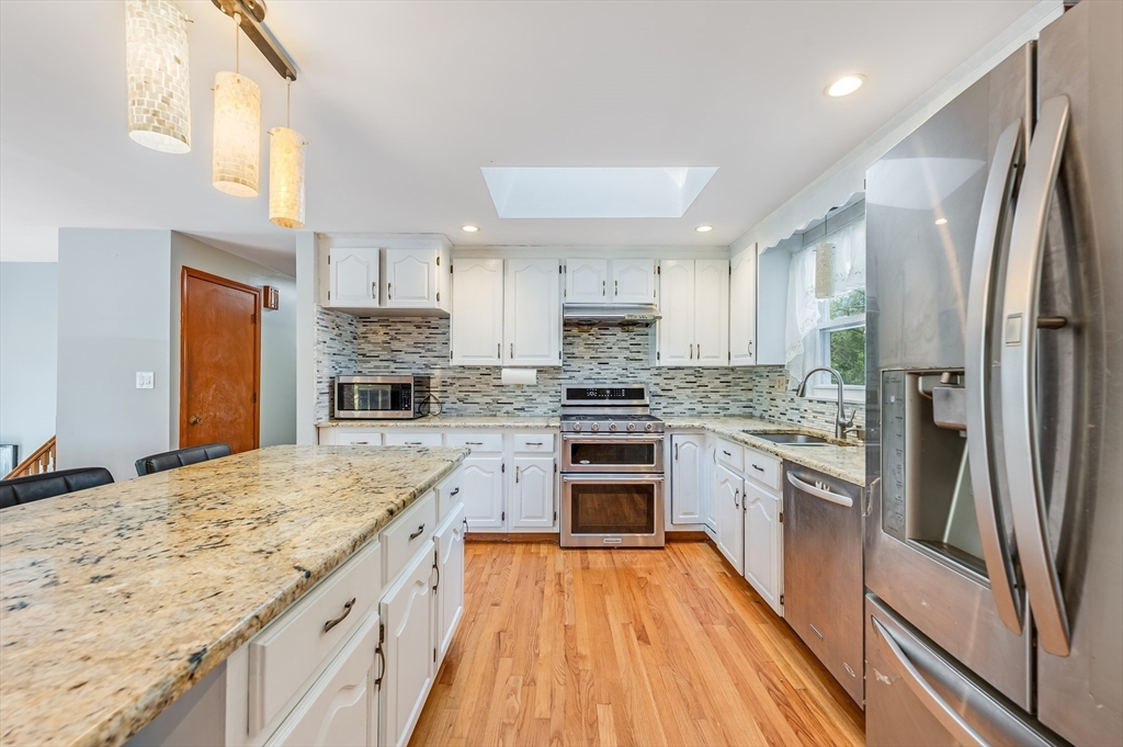 111 East Vanston Road Stoughton, MA 02072 - Photo 3 of 40 Gallery Image 3