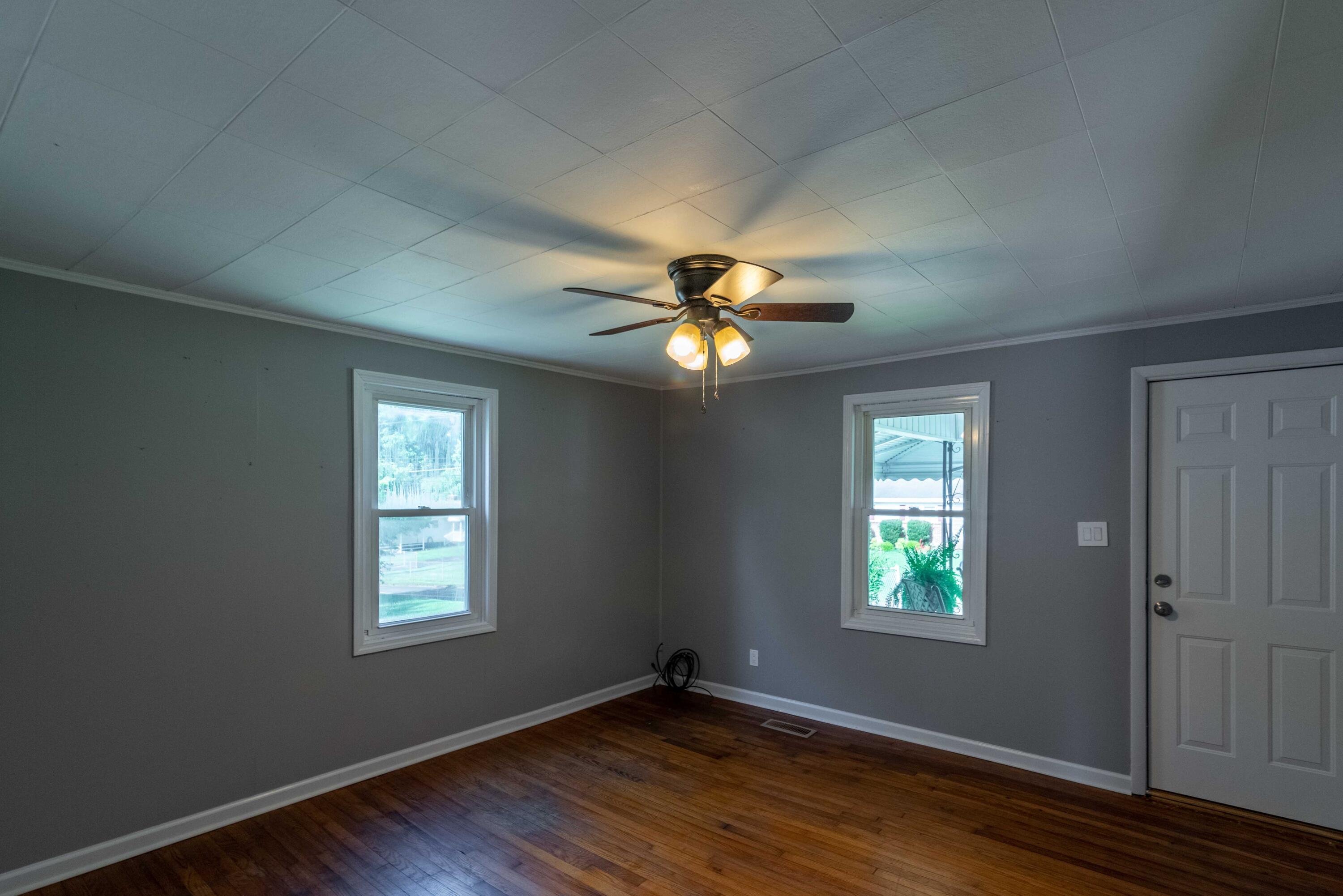 122 Barr Road Blountville, TN 37617 - Photo 17 of 27 122 Barr-18