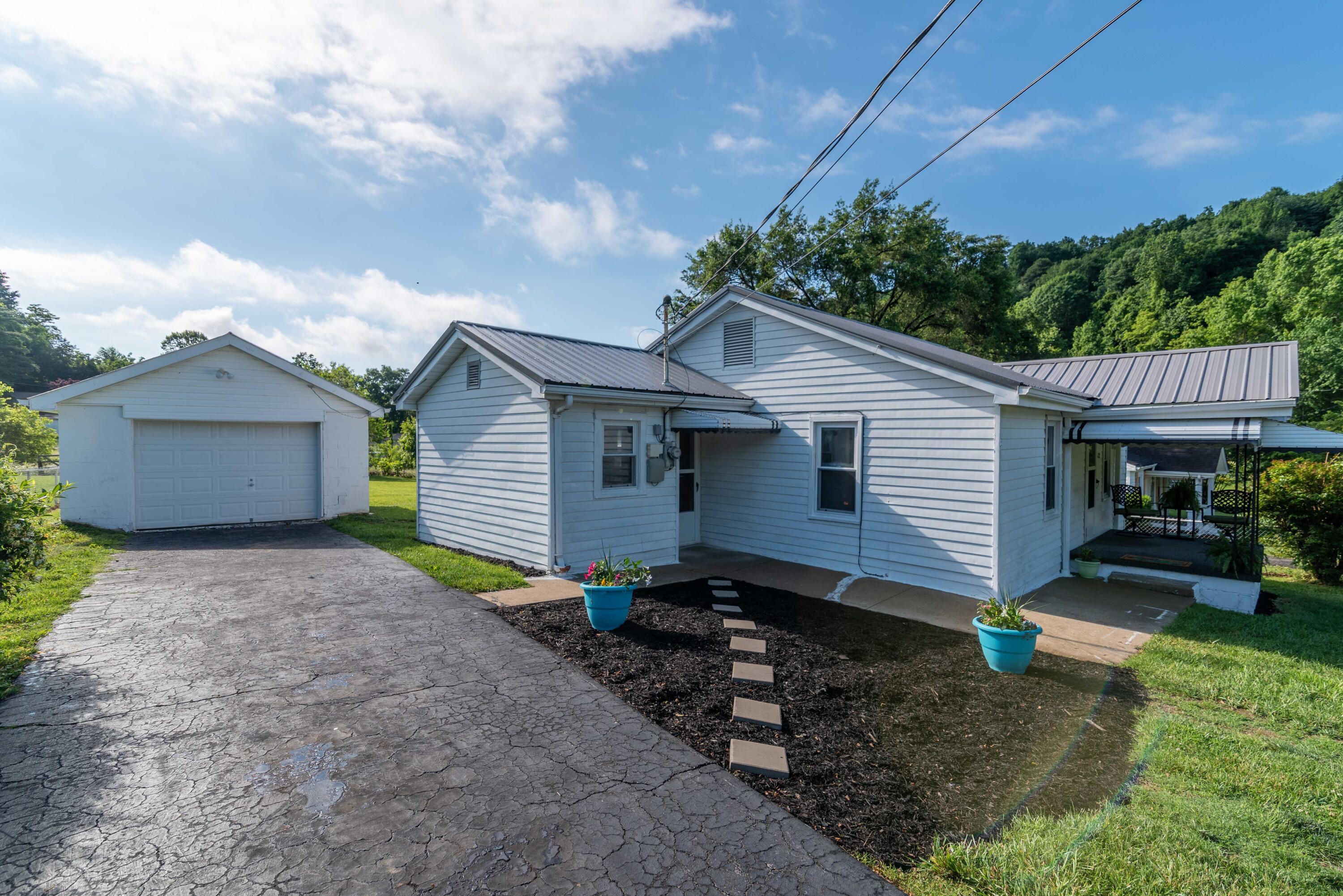 122 Barr Road Blountville, TN 37617 - Photo 24 of 27 122 Barr-4