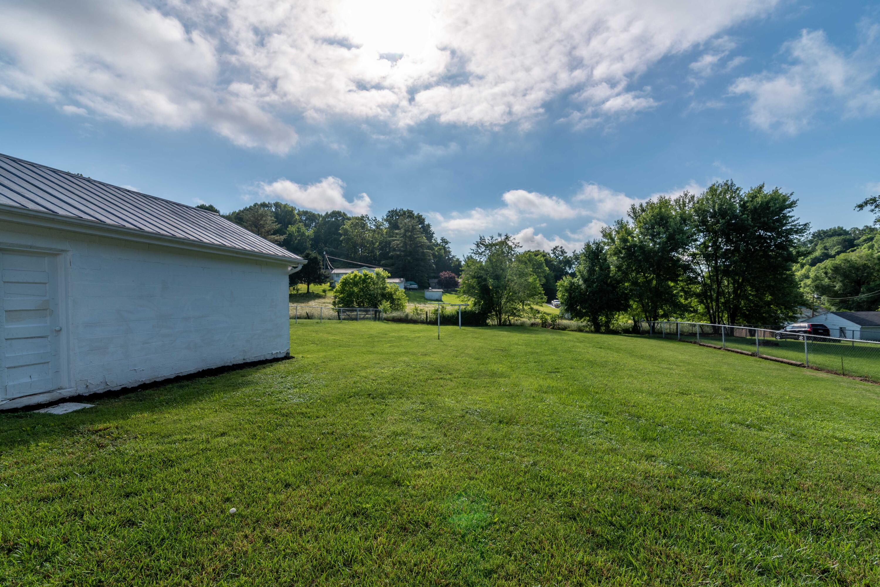 122 Barr Road Blountville, TN 37617 - Photo 3 of 27 122 Barr-5