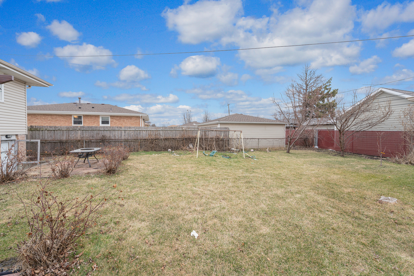 10313 Leslie Lane Chicago Ridge, IL 60415 - Photo 3 of 29 Gallery Image 3