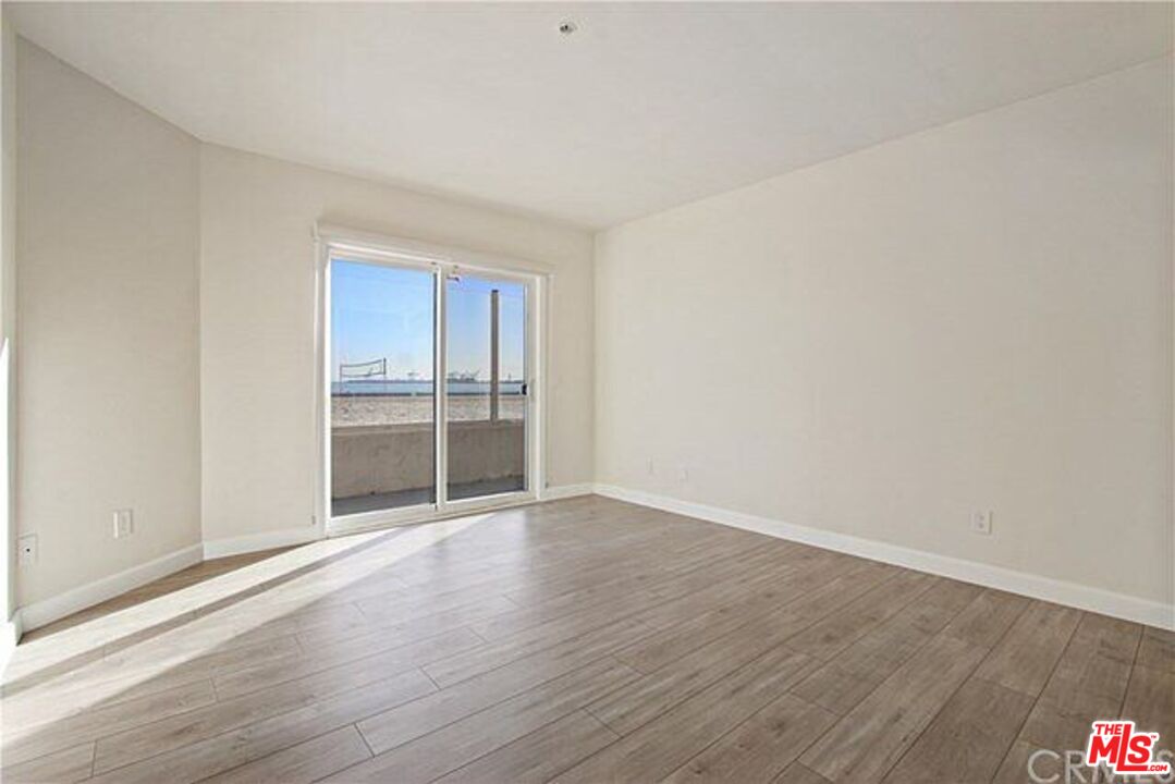 25 South 15th Place, Unit 101 Long Beach, CA 90802 - Photo 12 of 23