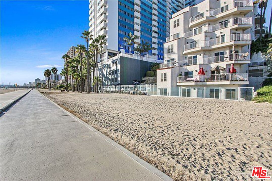 25 South 15th Place, Unit 101 Long Beach, CA 90802 - Photo 4 of 23