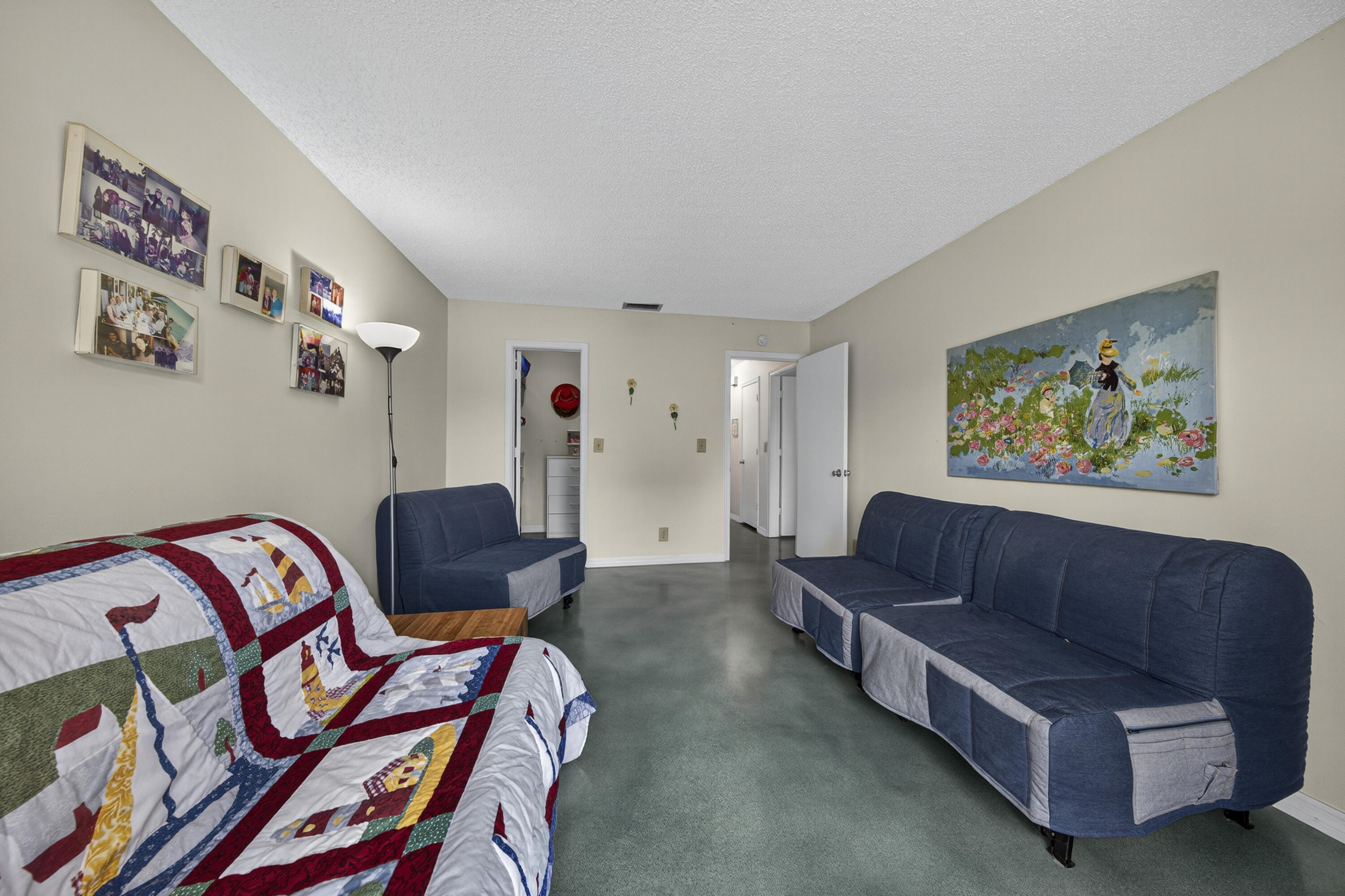 14236 Campanelli Drive Delray Beach, FL 33484 - Photo 22 of 33 a living room with furniture and a couch