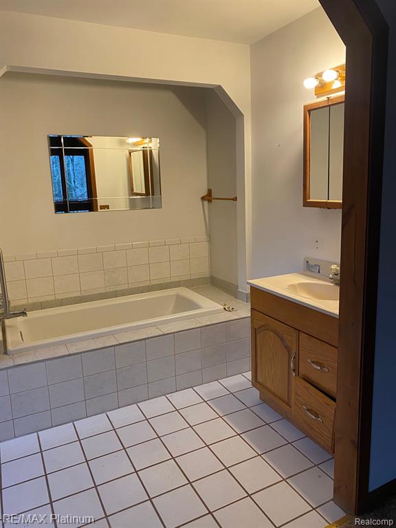 1150 North Kellogg Road Howell, MI 48843 - Photo 28 of 34 Gallery Image 28