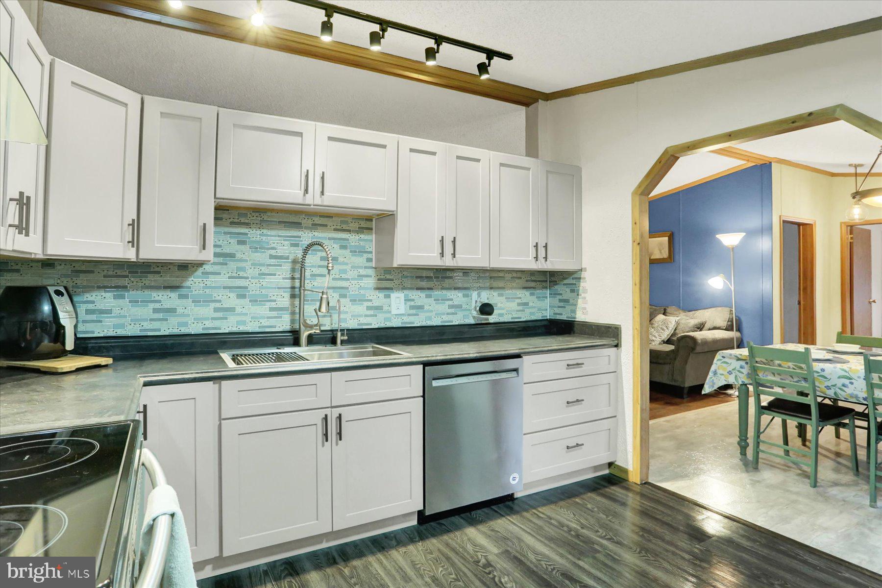 175 Sun Valley Road Elizabethtown, PA 17022 - Photo 13 of 29 Gallery Image 13