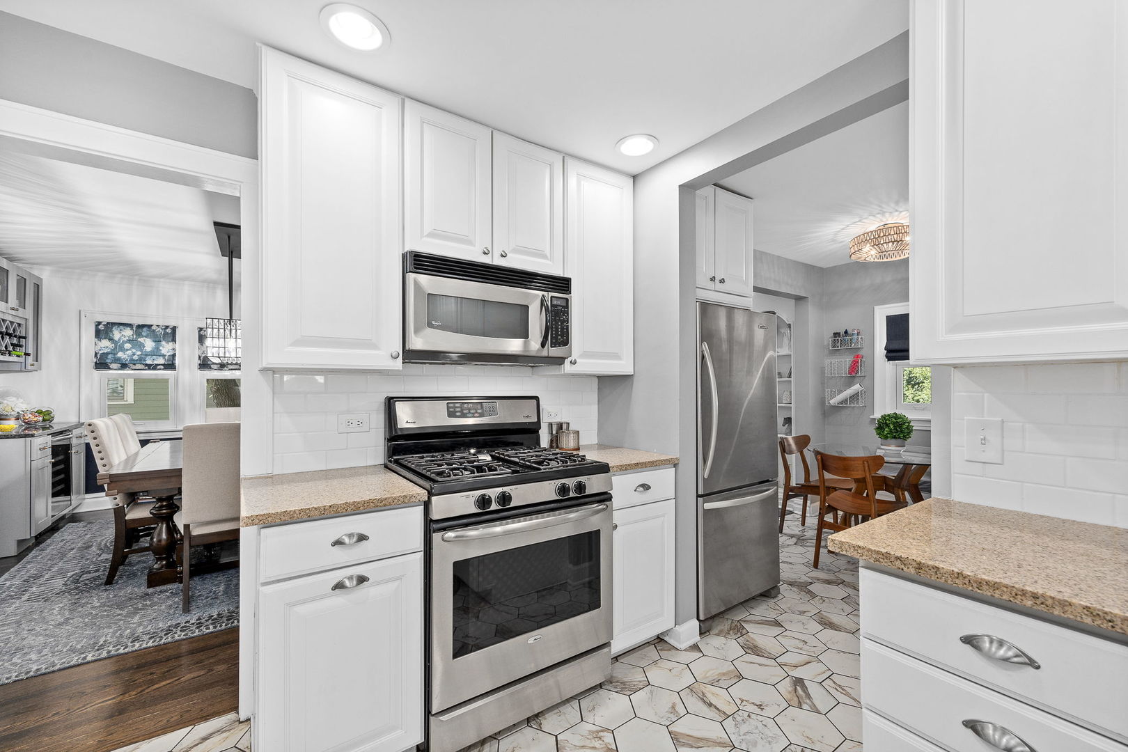 306 Northwood Road Riverside, IL 60546 - Photo 11 of 56 Gallery Image 11