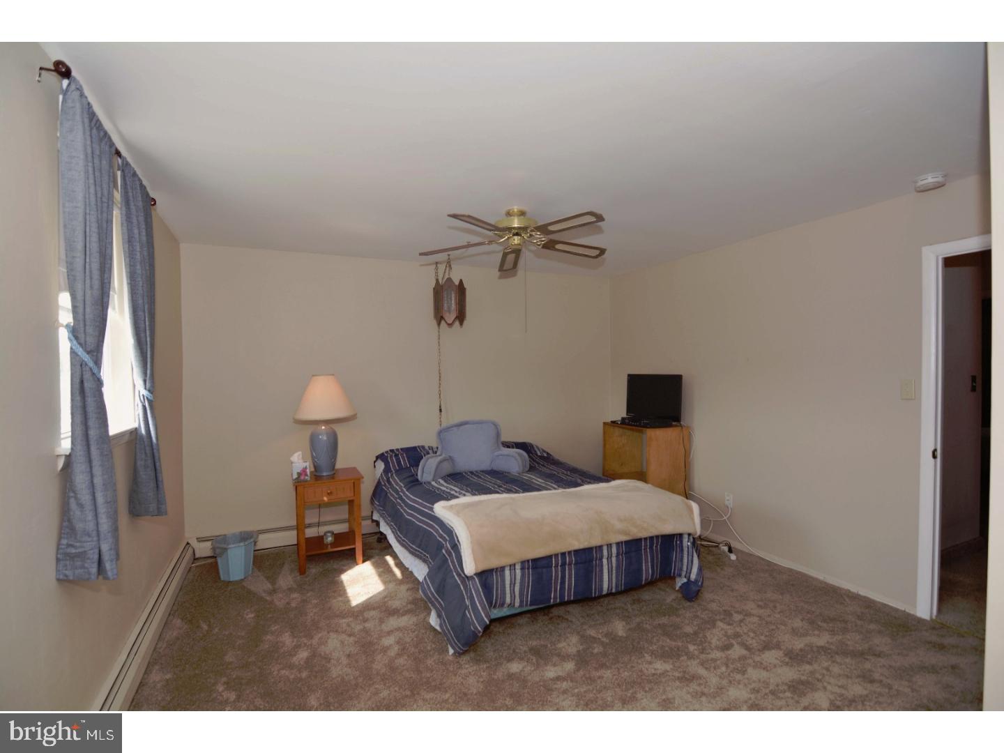 12046 Covert Road Philadelphia, PA 19154 - Photo 11 of 24 Bedroom - Main