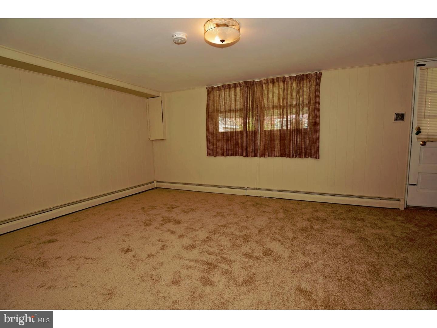12046 Covert Road Philadelphia, PA 19154 - Photo 20 of 24 Family Room