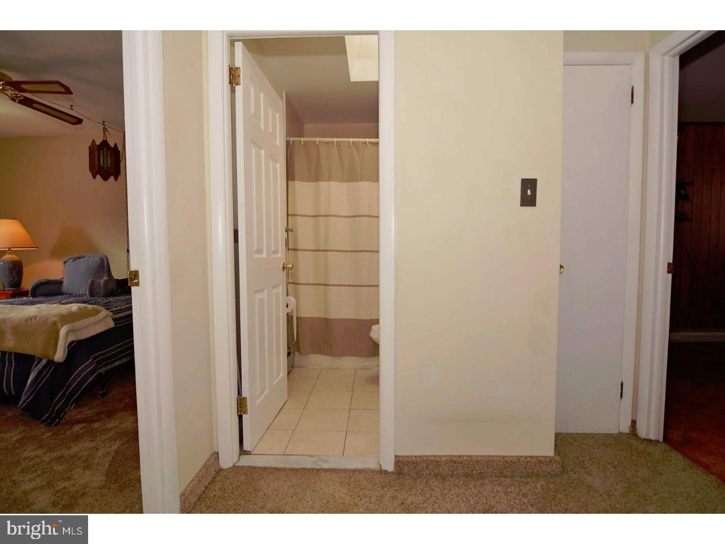 12046 Covert Road Philadelphia, PA 19154 - Photo 10 of 24 Hallway