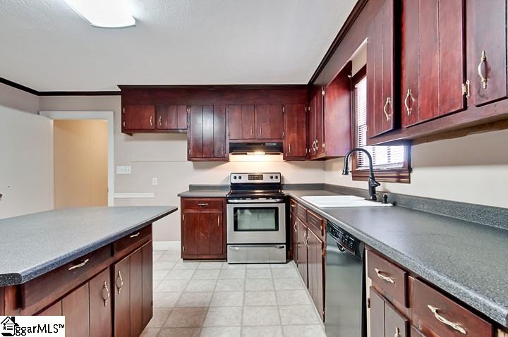 20 Edwards Mill Road Taylors, SC 29687 - Photo 6 of 33 Gallery Image 6