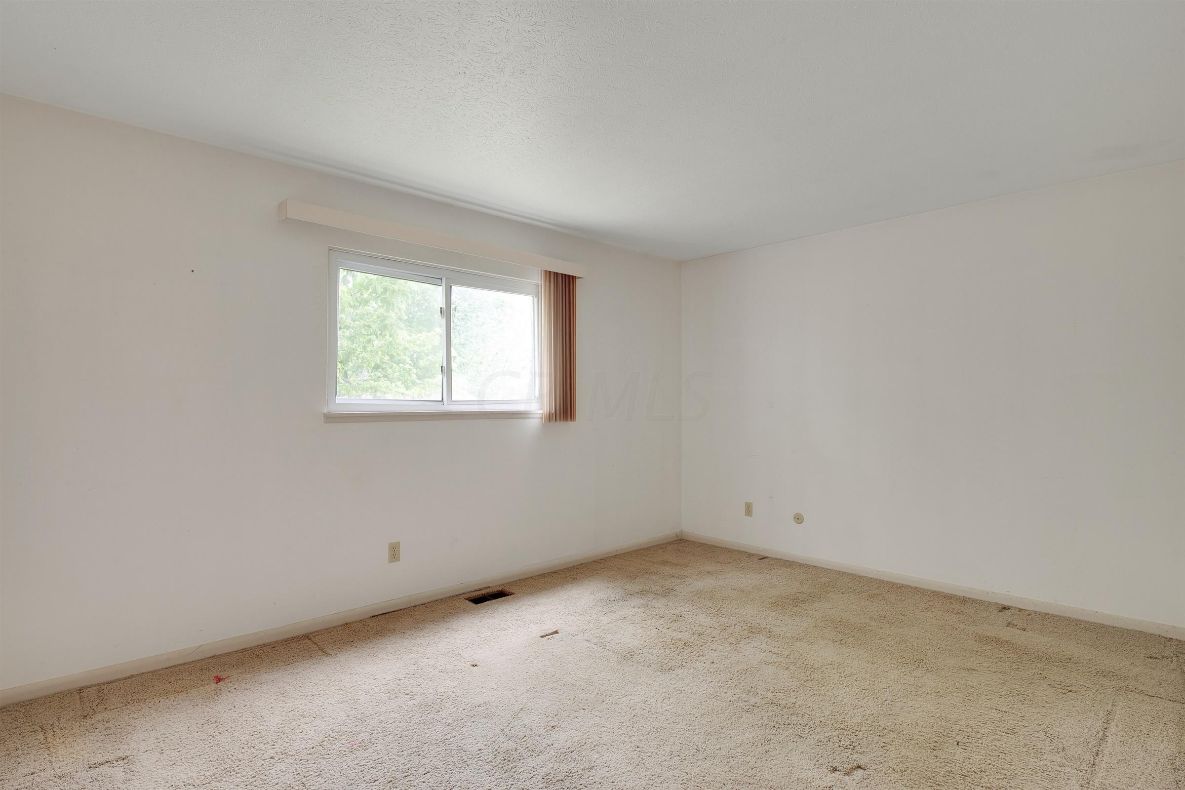135 Hubbard Road Galloway, OH 43119 - Photo 15 of 28