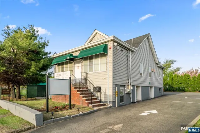 $780,000 | 22-05 Maple Avenue, Fair Lawn, NJ 07410