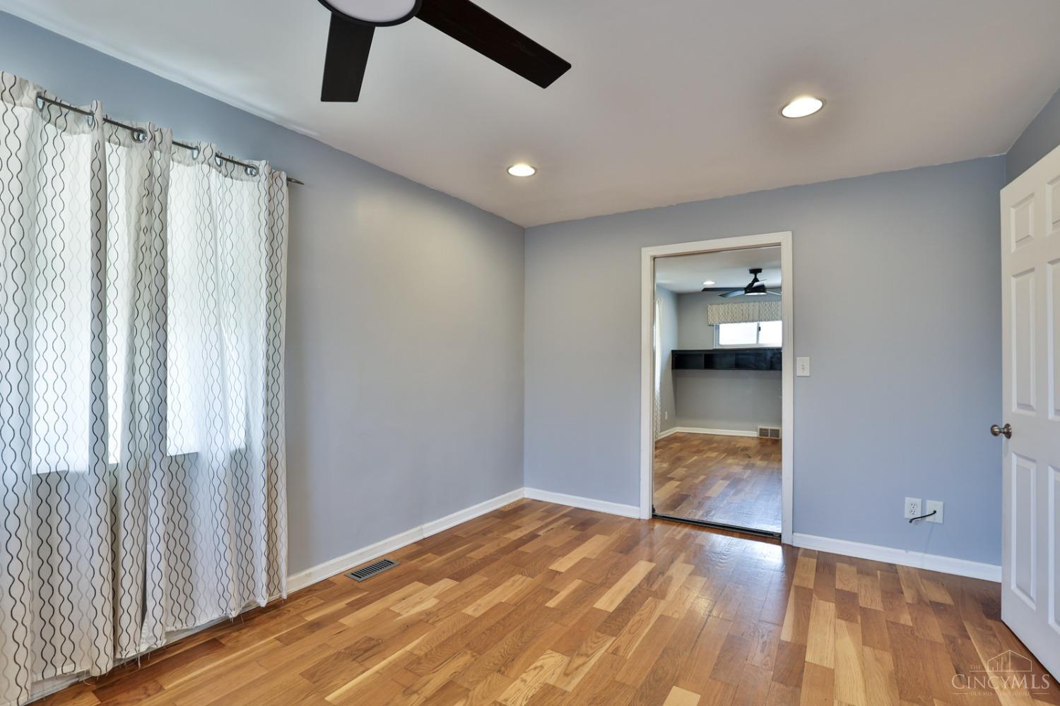 549 Rentz Place Cincinnati, OH 45238 - Photo 16 of 32