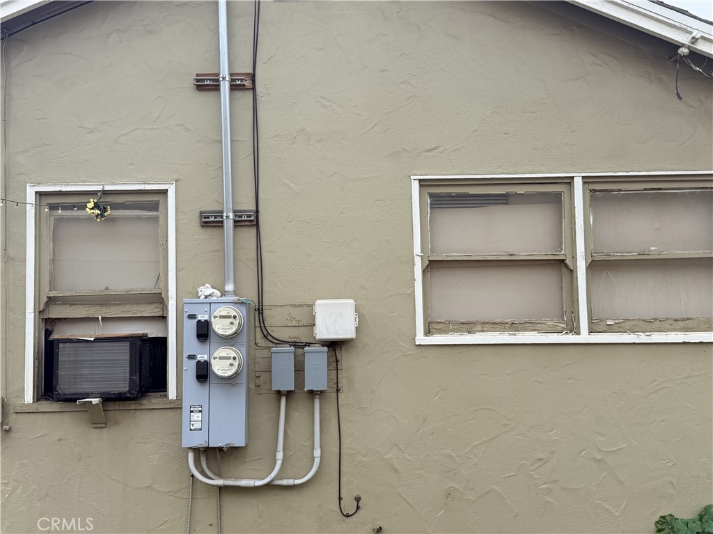 447 West Maple Street Exeter, CA 93221 - Photo 2 of 4