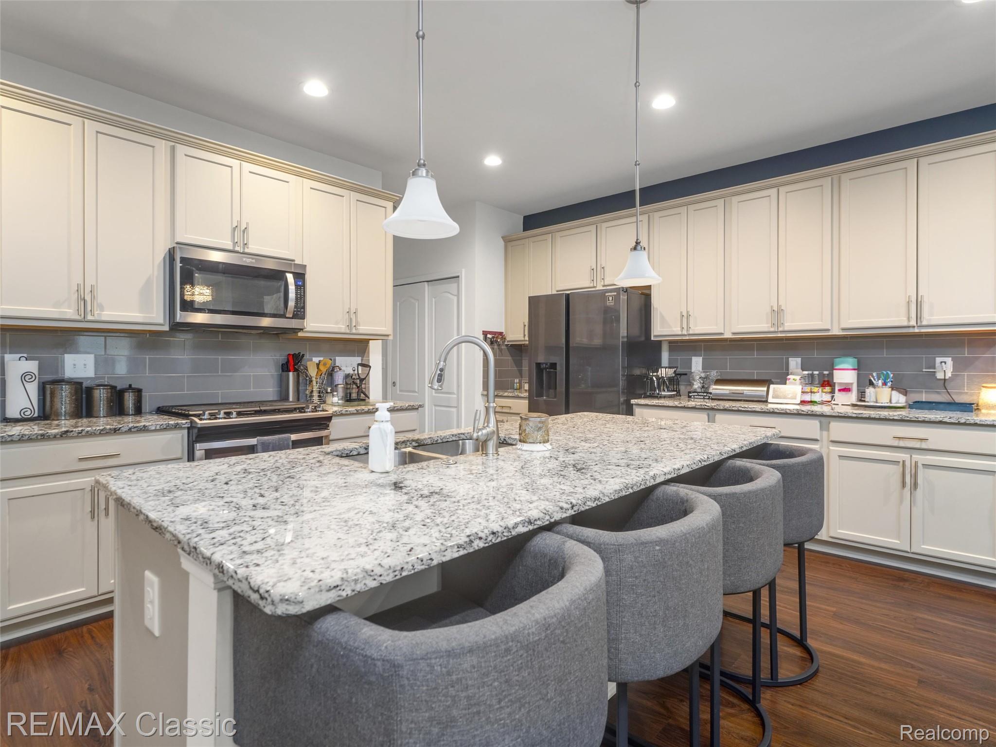 24869 Ivy Road Novi, MI 48375 - Photo 4 of 31 Gourmet Kitchen w/Large Island