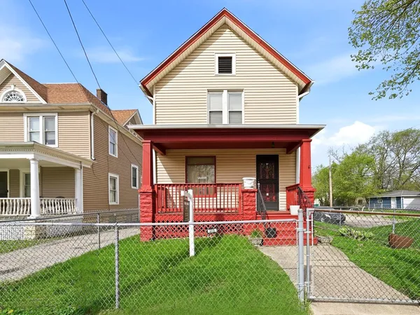 $185,000 | 315 Richards Street, Joliet, IL 60433