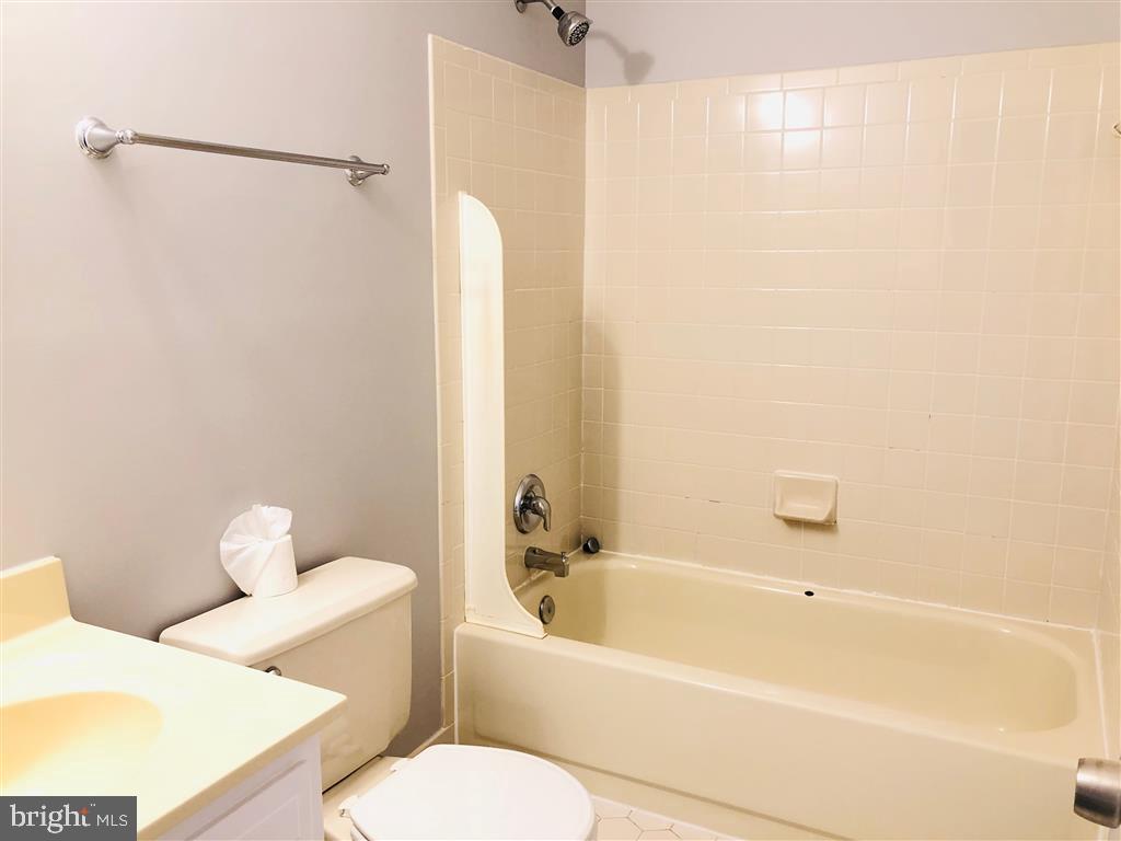 10483 Labrador Loop Manassas, VA 20112 - Photo 16 of 26 Gallery Image 16