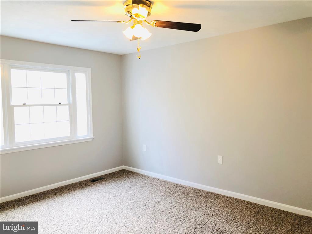 10483 Labrador Loop Manassas, VA 20112 - Photo 9 of 26 Gallery Image 9