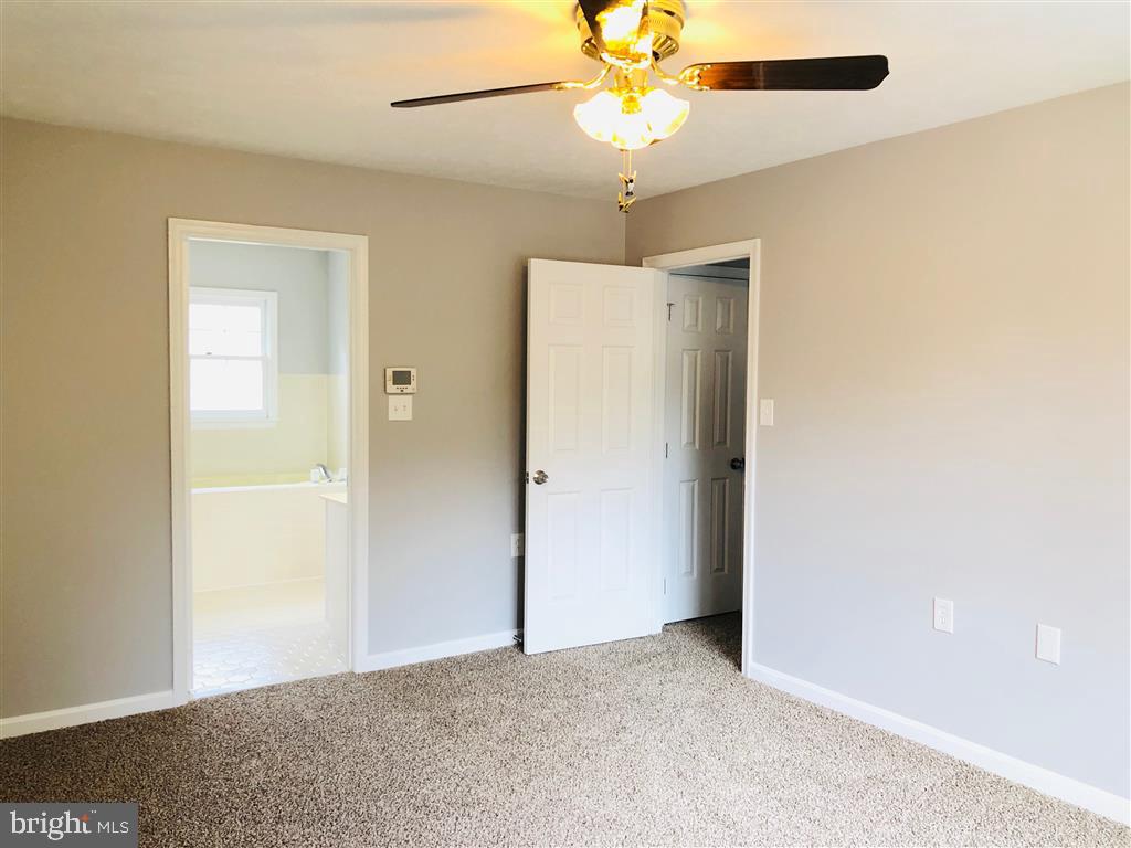 10483 Labrador Loop Manassas, VA 20112 - Photo 10 of 26 Gallery Image 10