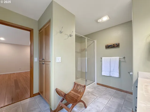 a view of room with elevator