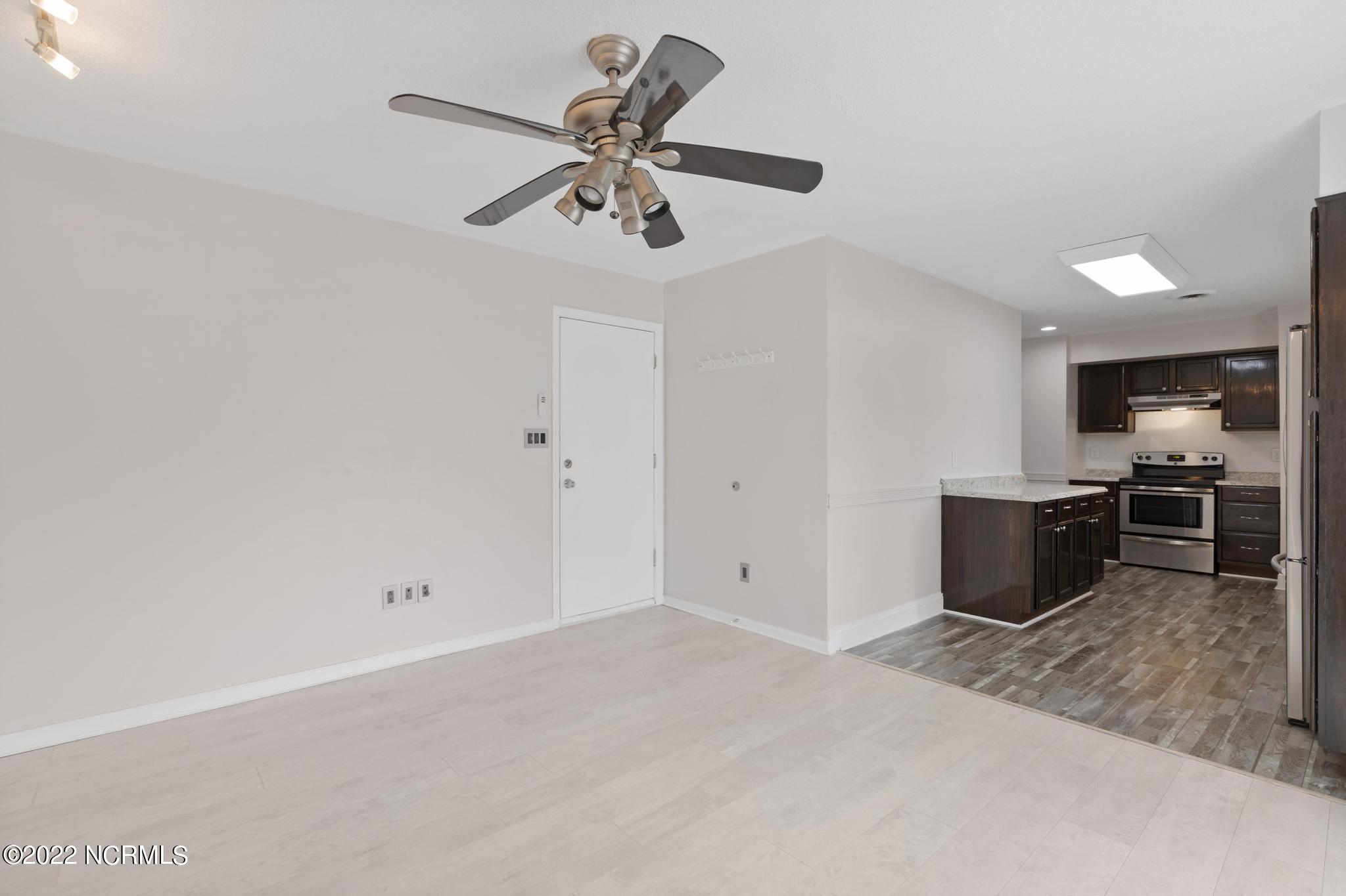 211 Dennis Road Jacksonville, NC 28546 - Photo 12 of 25 Dining Room