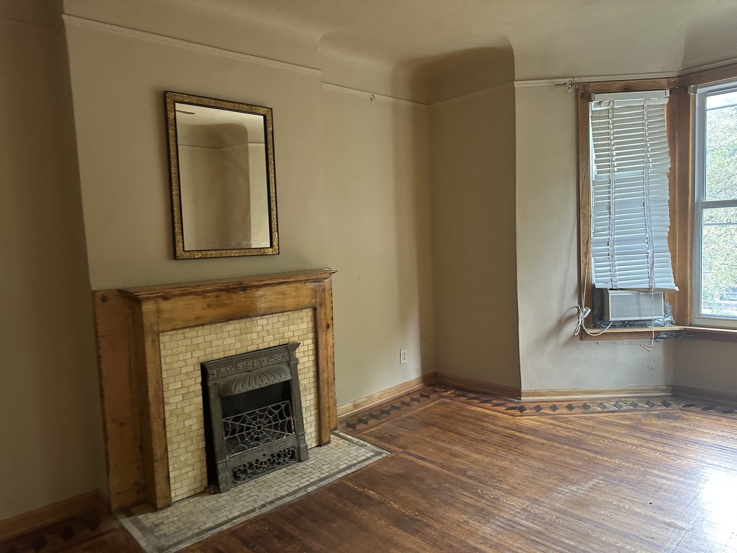 4411 South Prairie Avenue Chicago, IL 60653 - Photo 4 of 6