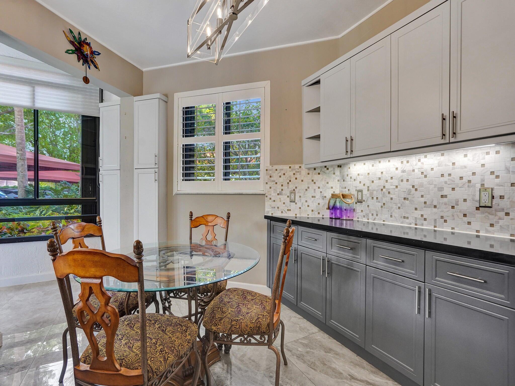 7546 La Paz Boulevard, Unit 108 Boca Raton, FL 33433 - Photo 8 of 33 Kitchen