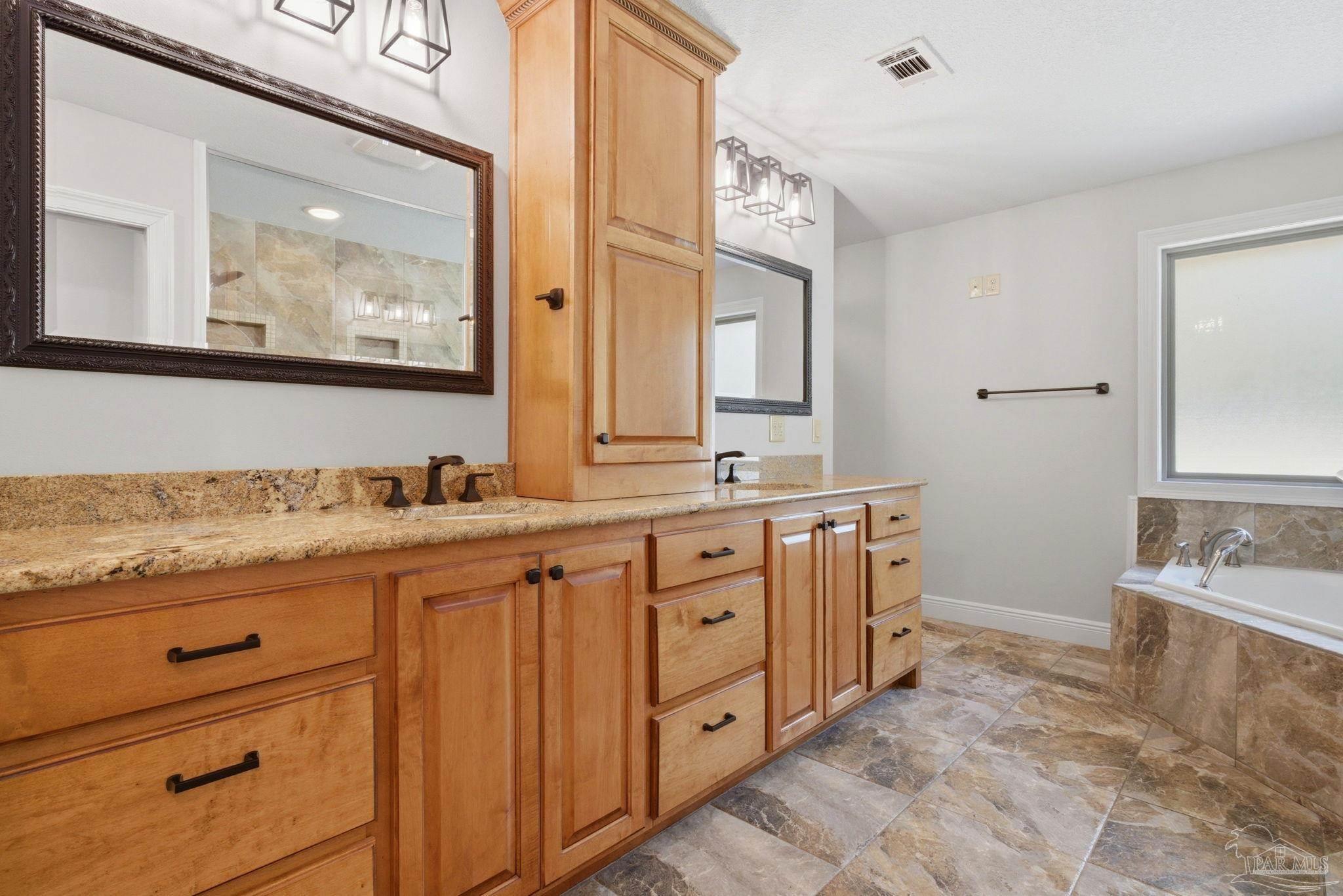 556 Tara Road Pensacola, FL 32534 - Photo 14 of 27 Gallery Image 14