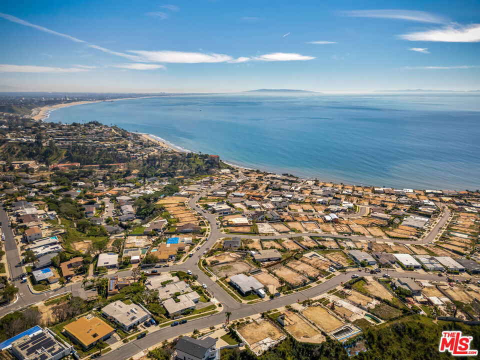 3515 Surfwood Road Malibu, CA 90265 - Photo 8 of 10
