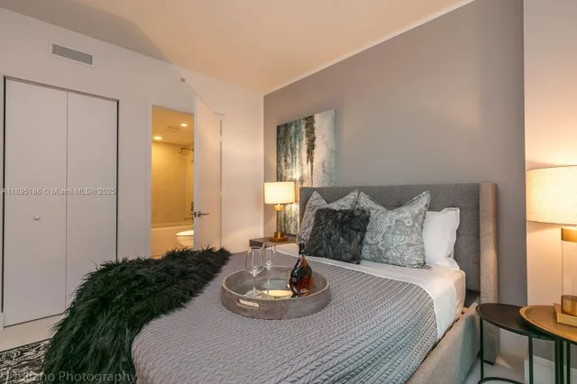 $5,850 | 1300 South Miami Avenue, Unit 2109, Miami, FL 33130