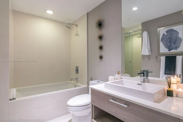 $5,400 | 1300 South Miami Avenue, Unit 2109, Miami, FL 33130