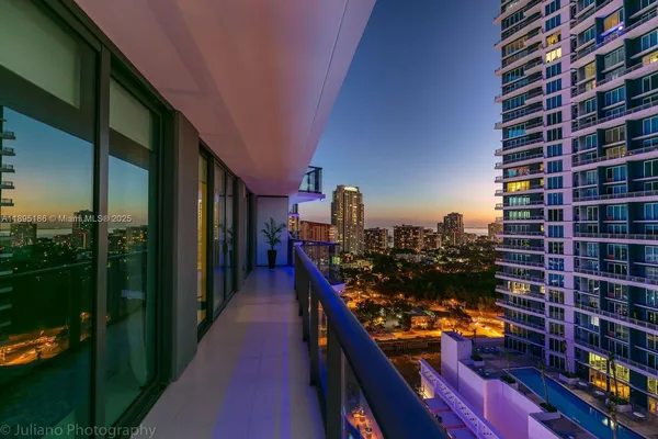 $5,400 | 1300 South Miami Avenue, Unit 2109, Miami, FL 33130
