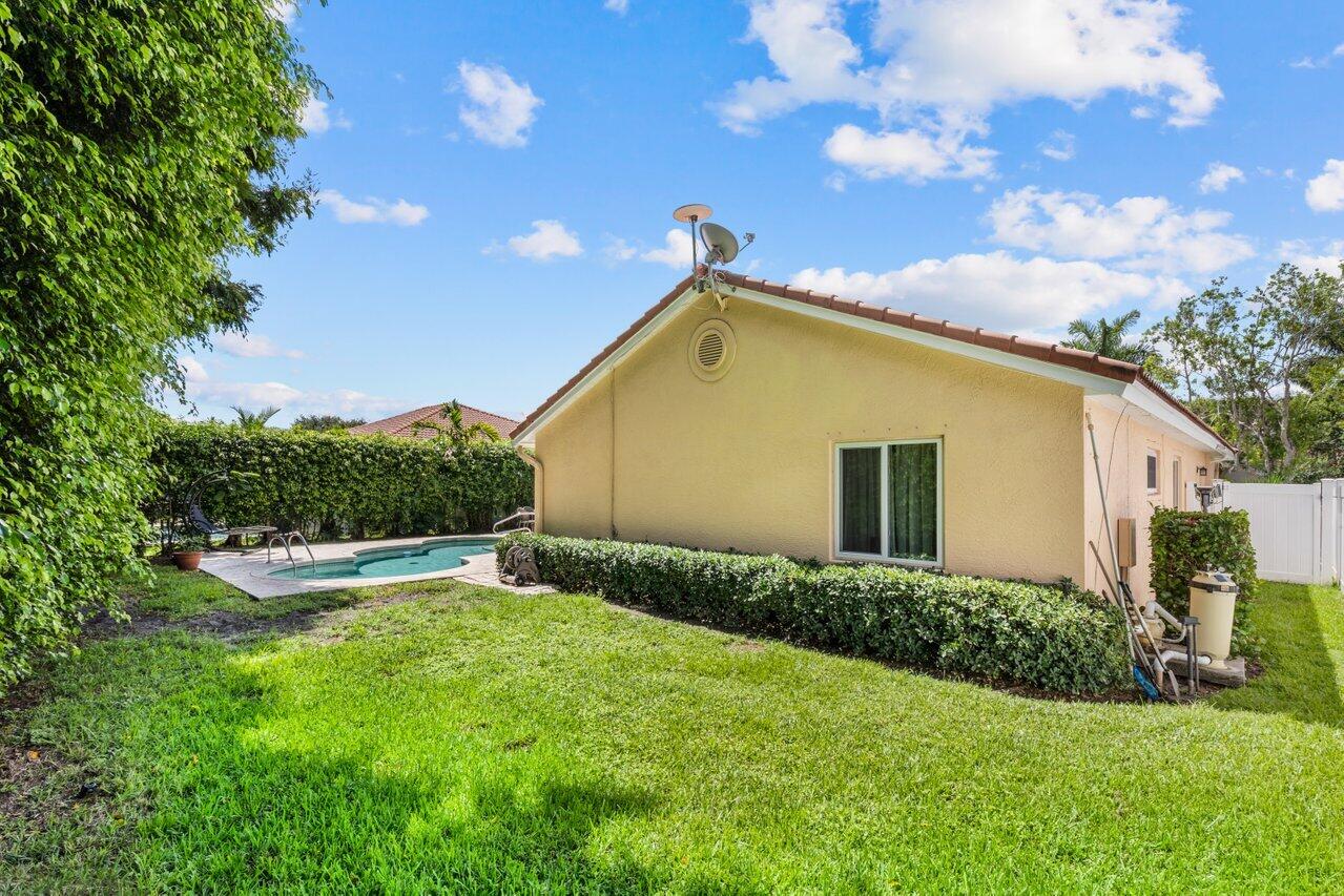 4833 North Lee Road Delray Beach, FL 33445 - Photo 28 of 32 Backyard