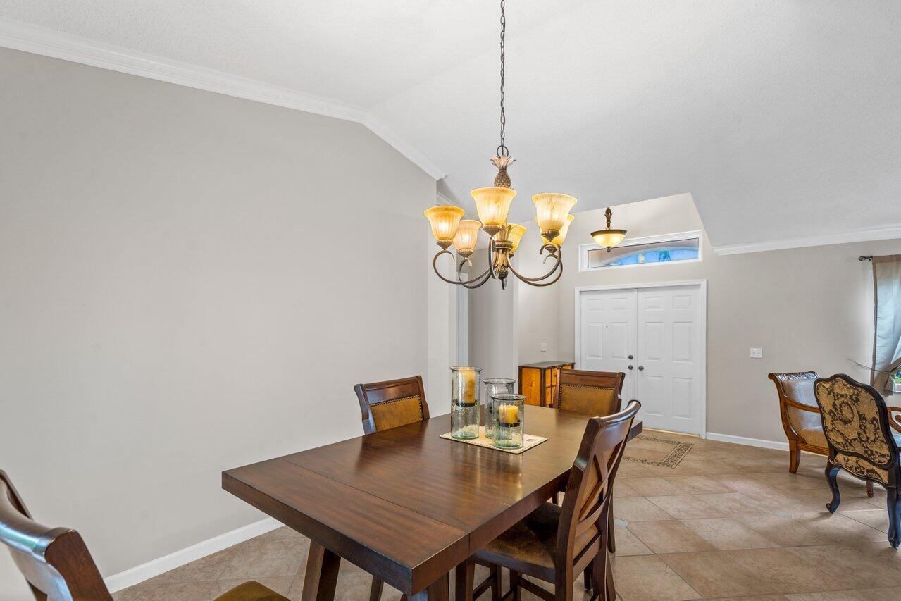 4833 North Lee Road Delray Beach, FL 33445 - Photo 7 of 32 Dining Area