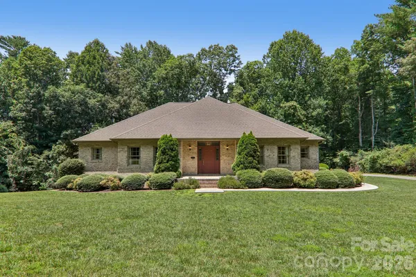 $795,000 | 208 Arbor Lane, Hendersonville, NC 28791