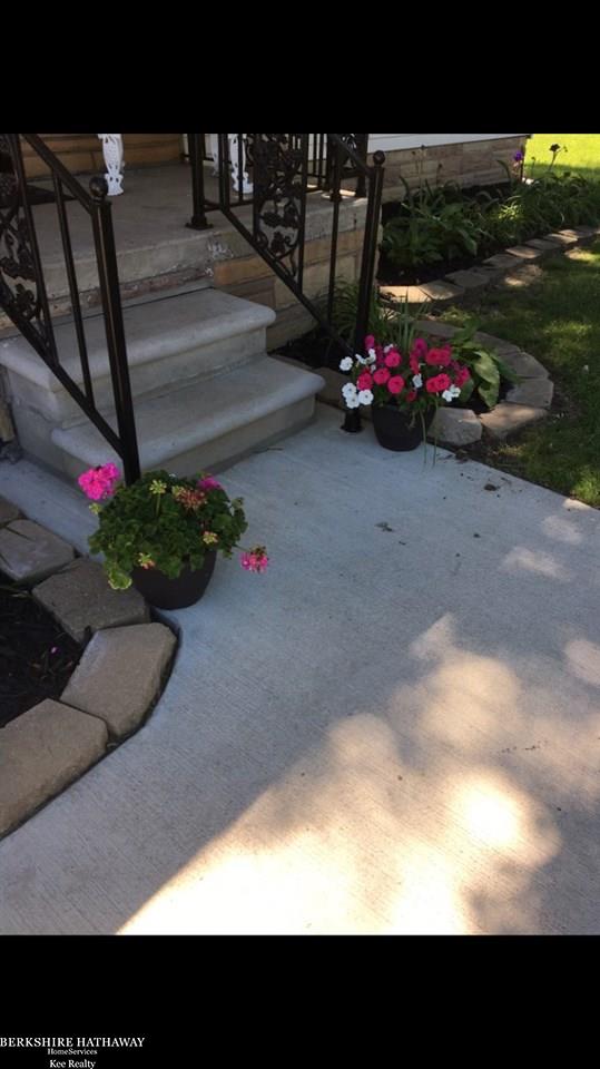 22494 David Eastpointe, MI 48021 - Photo 4 of 41 31321568-3.JPG