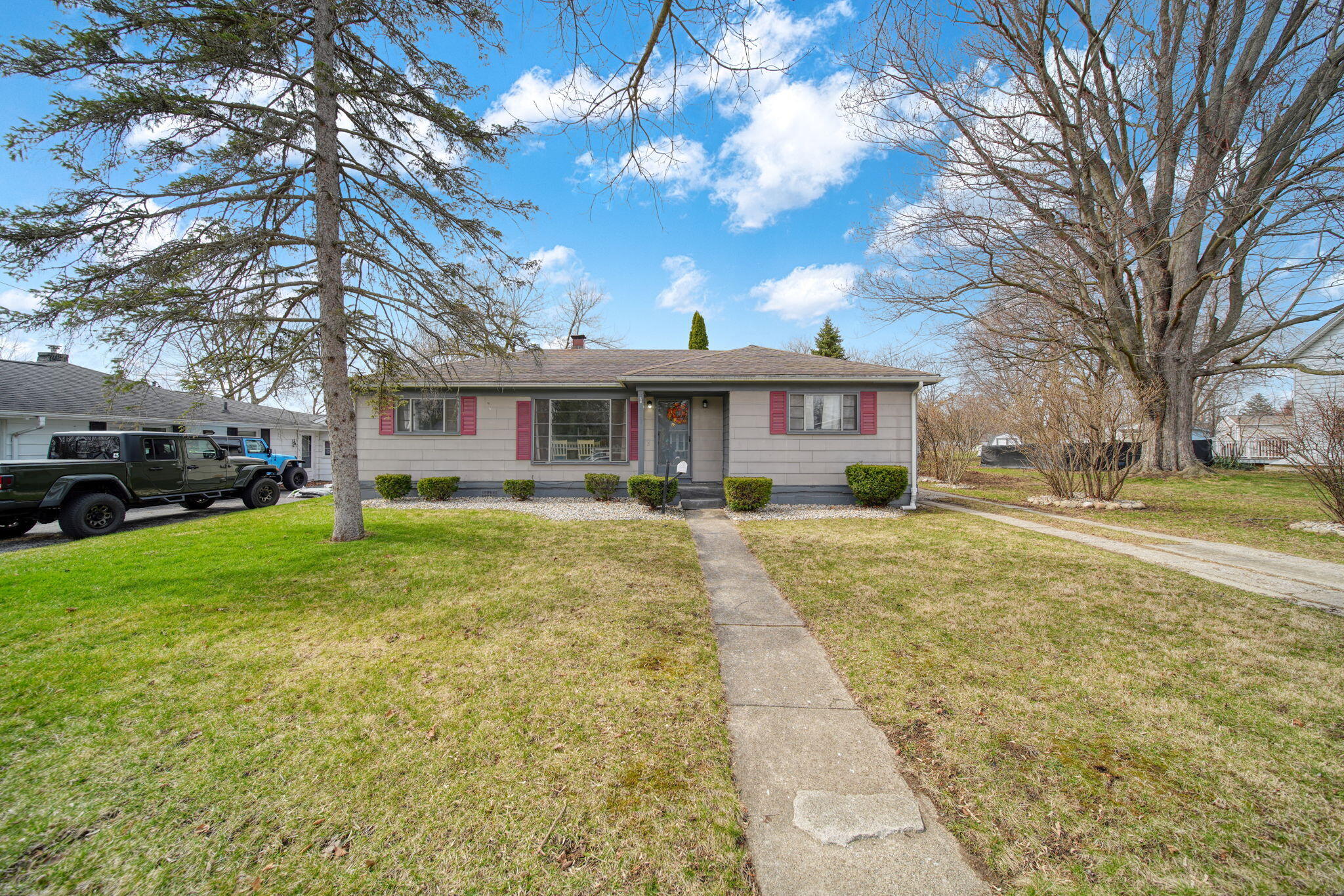 727 Springbrook Avenue Adrian, MI 49221 - Photo 3 of 43 3