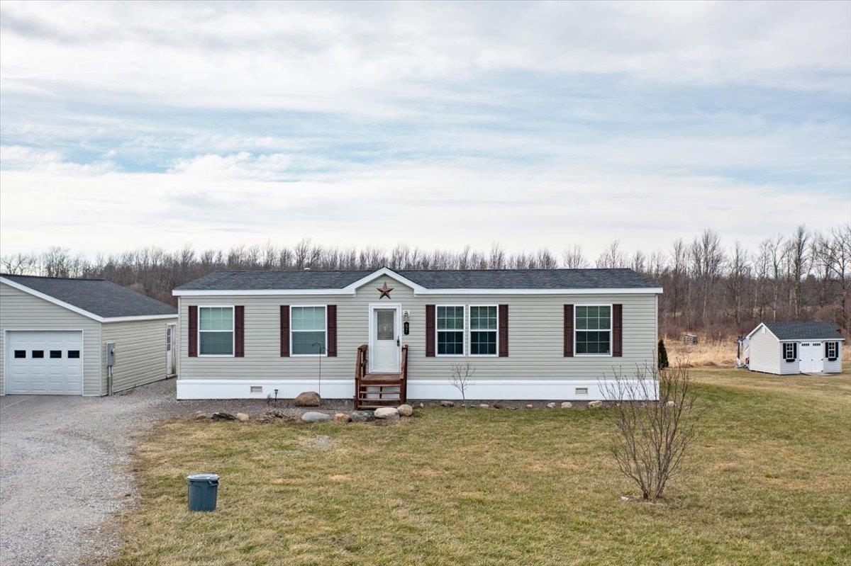 57 Rail Trl Lane Swanton, VT 05478 - Photo 2 of 31