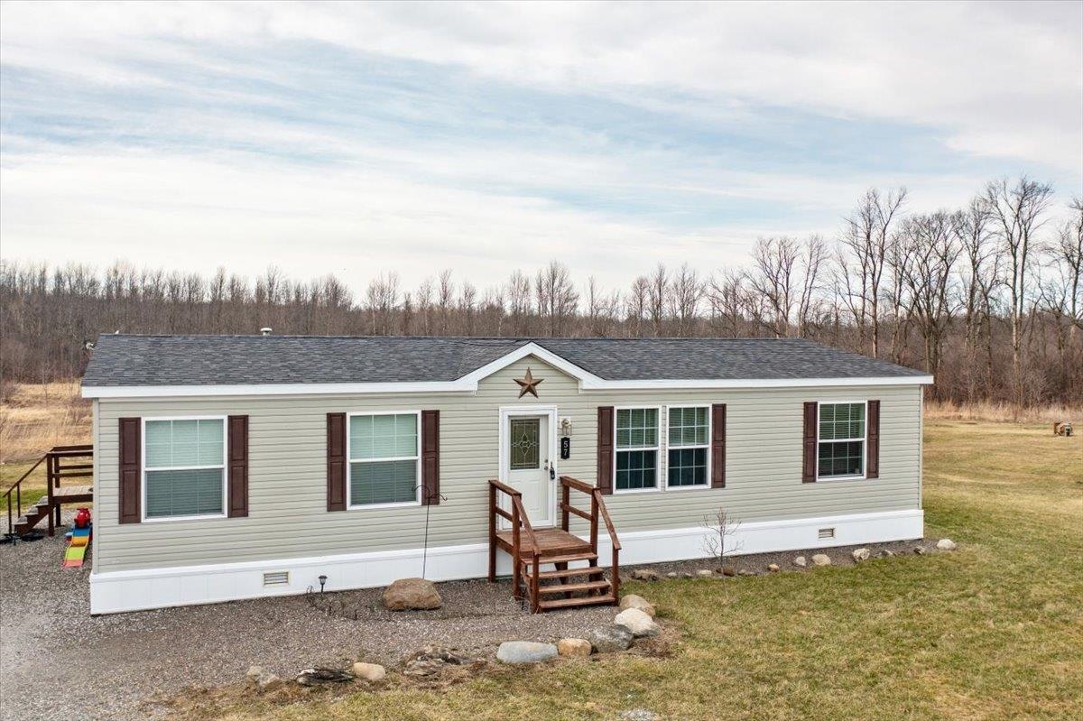 57 Rail Trl Lane Swanton, VT 05478 - Photo 3 of 31