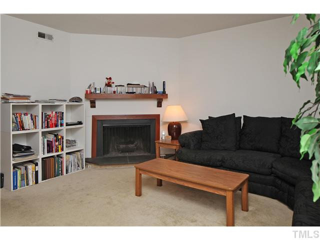 5854 Shady Grove Circle Raleigh, NC 27609 - Photo 4 of 17 Den/Family/Great Room