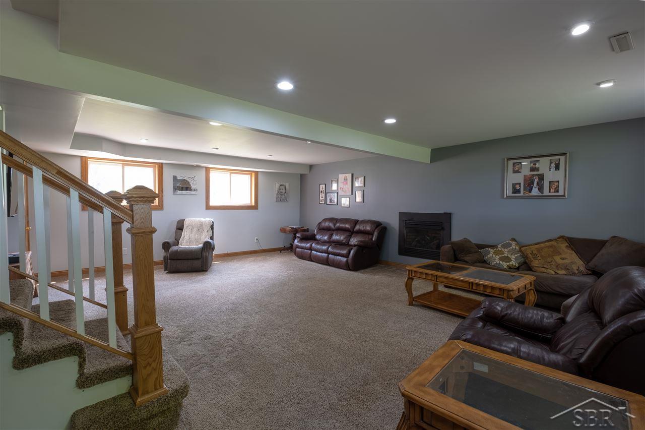 11070 Lange Road Birch Run, MI 48415 - Photo 7 of 38