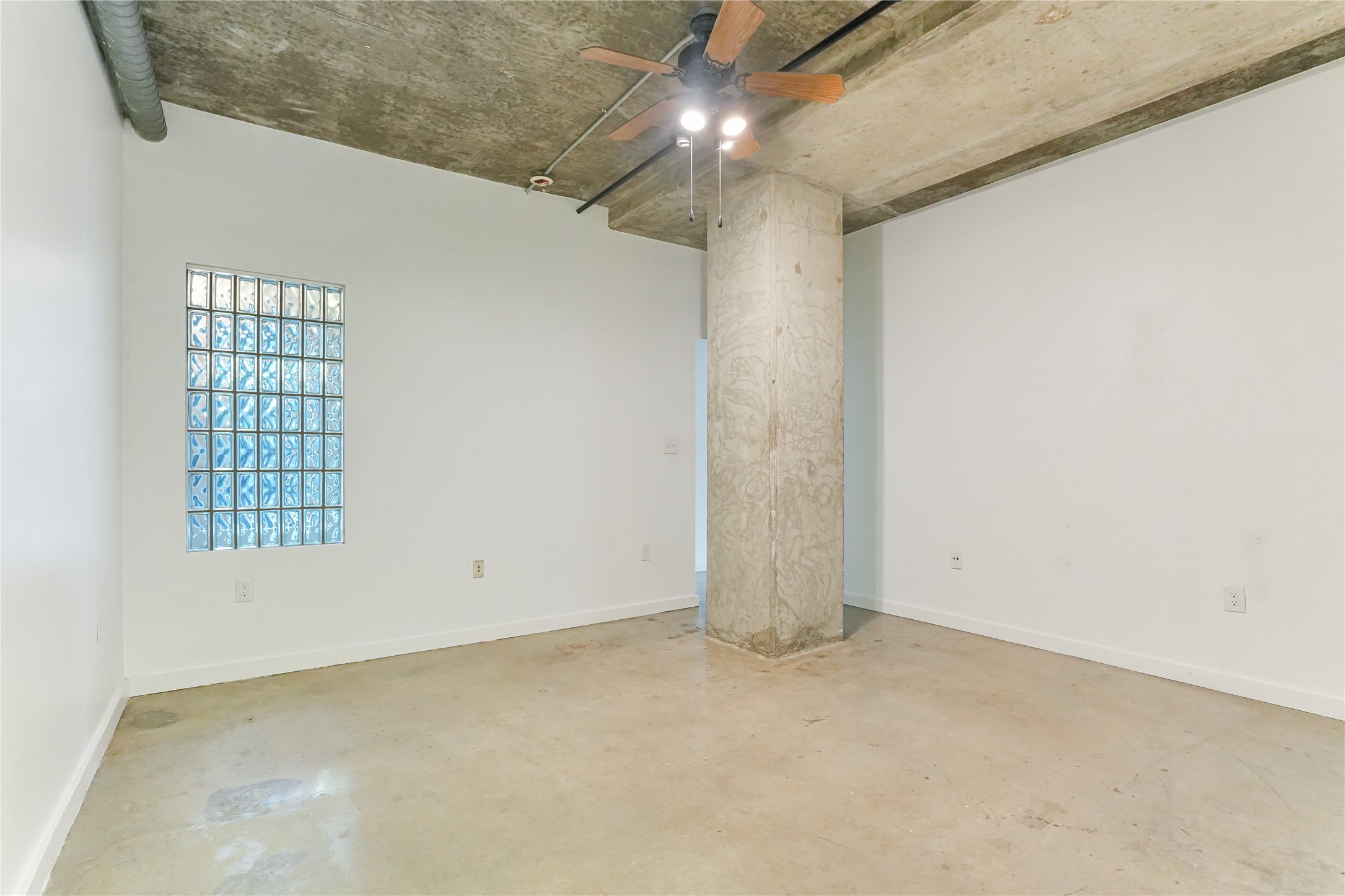 2000 Bagby Street, Unit 2401 Houston, TX 77002 - Photo 15 of 38