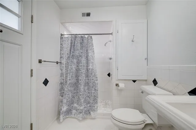 $2,500 | 4830 El Escorial Drive, Las Vegas, NV 89121