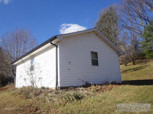 2096 Frank Dillard Road Jefferson, NC 28640 - Photo 3 of 12 Gallery Image 3
