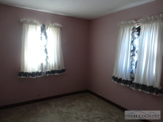 2096 Frank Dillard Road Jefferson, NC 28640 - Photo 7 of 12 Gallery Image 7