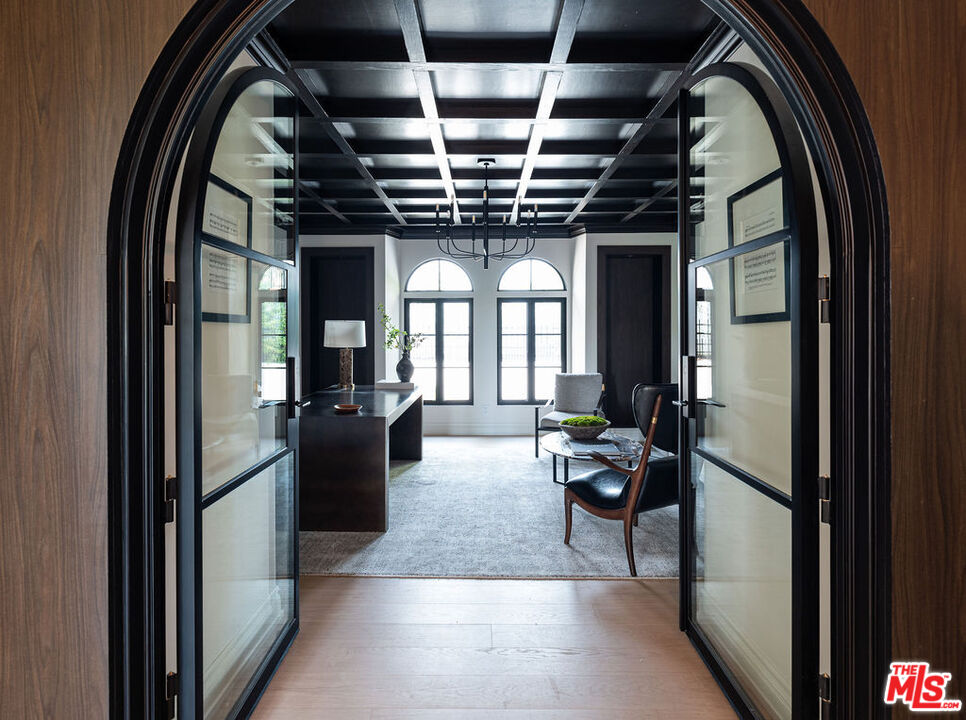 1121 Tower Road Beverly Hills, CA 90210 - Photo 12 of 35