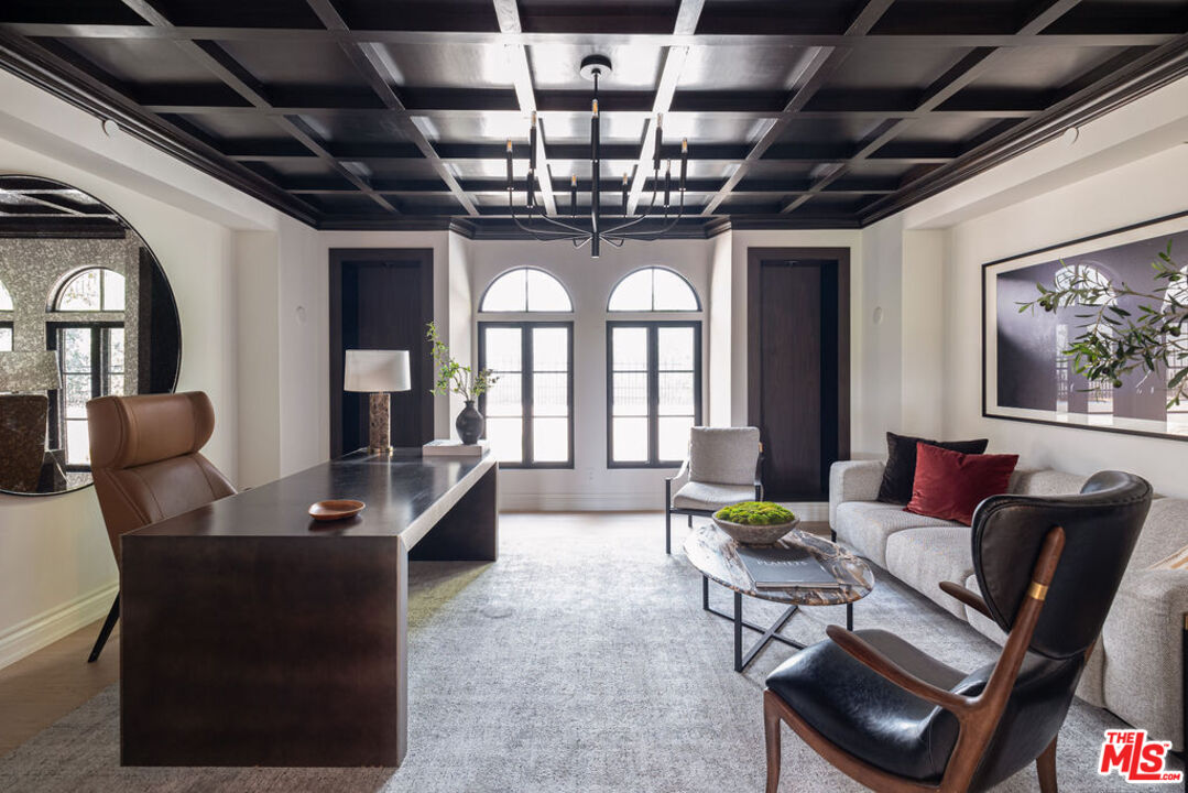 1121 Tower Road Beverly Hills, CA 90210 - Photo 13 of 35