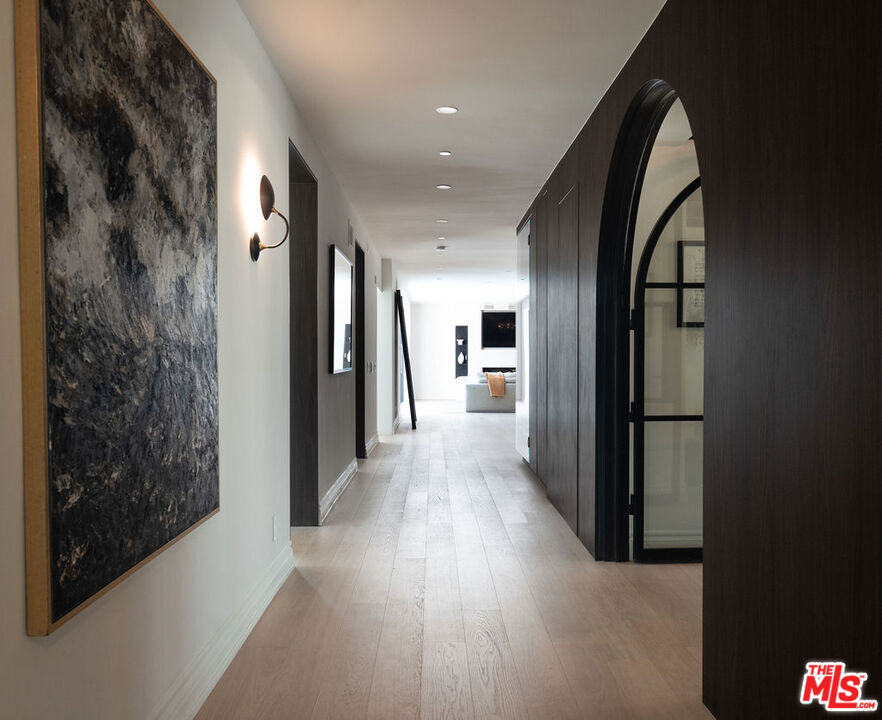 1121 Tower Road Beverly Hills, CA 90210 - Photo 19 of 35